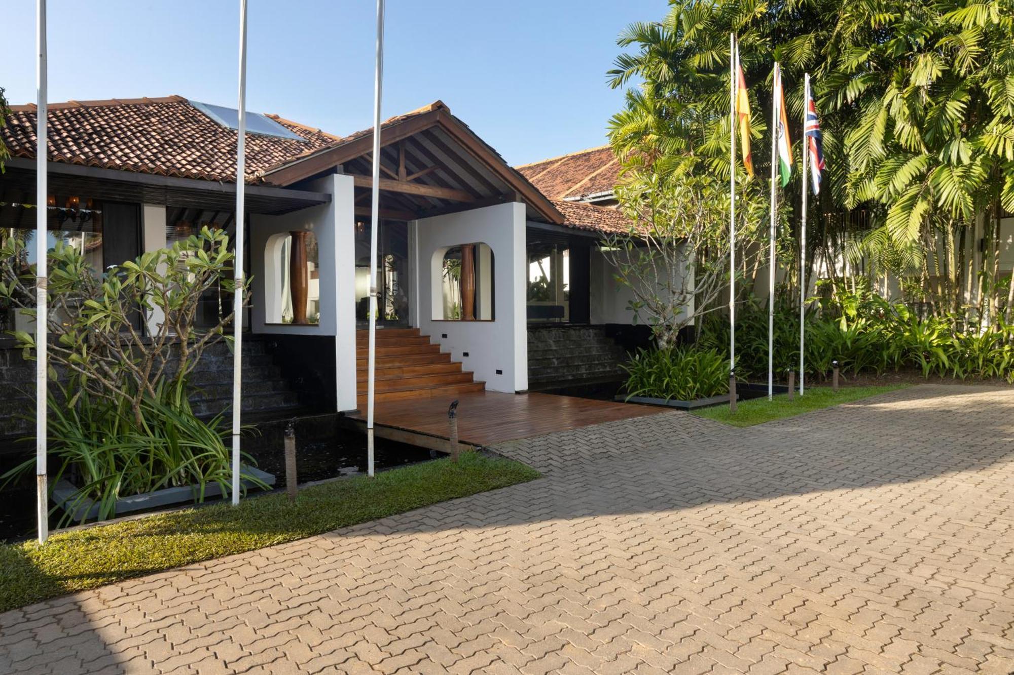 Hotel Ekho Surf 5*